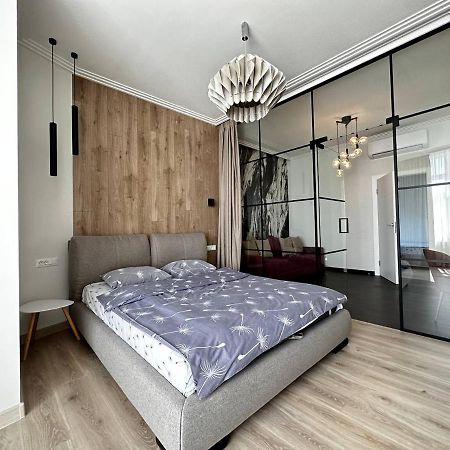 Sea Symphony 3-Bedrooms Lux Apartment 敖德萨 外观 照片