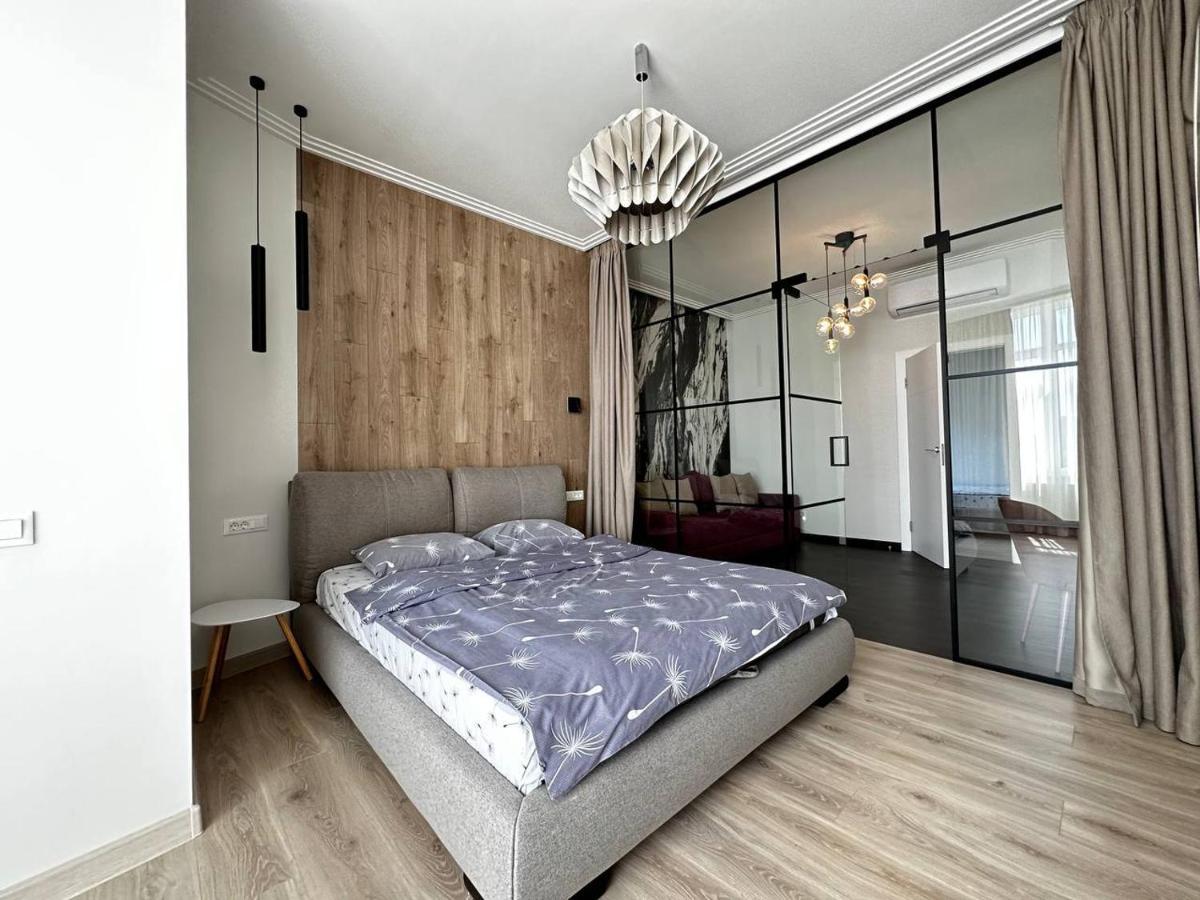 Sea Symphony 3-Bedrooms Lux Apartment 敖德萨 外观 照片
