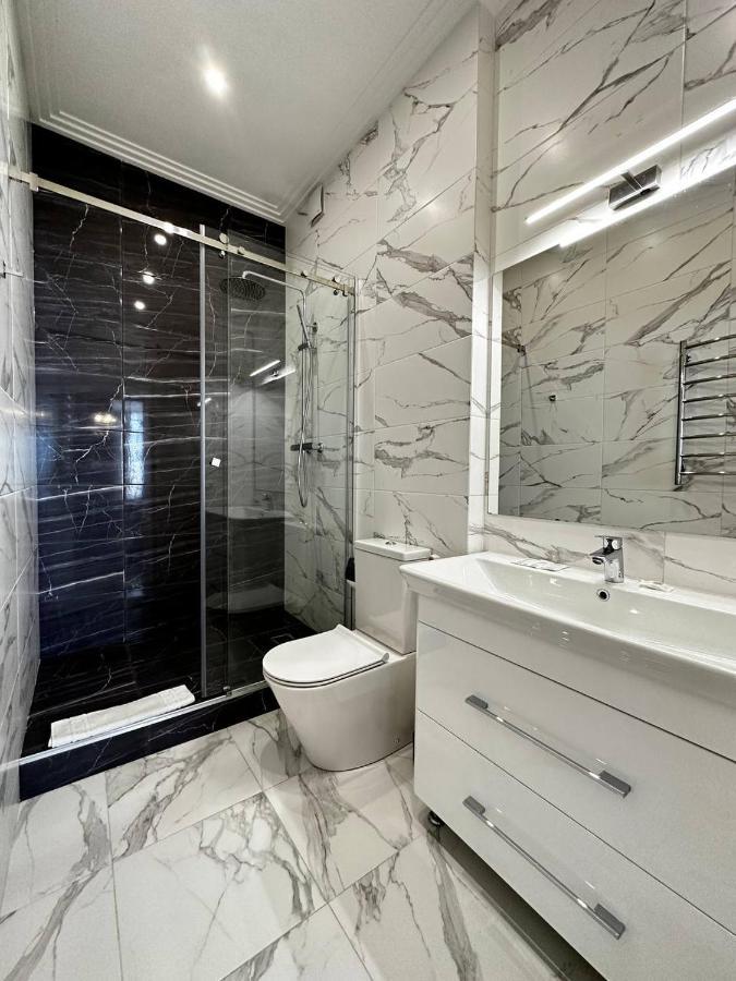Sea Symphony 3-Bedrooms Lux Apartment 敖德萨 外观 照片